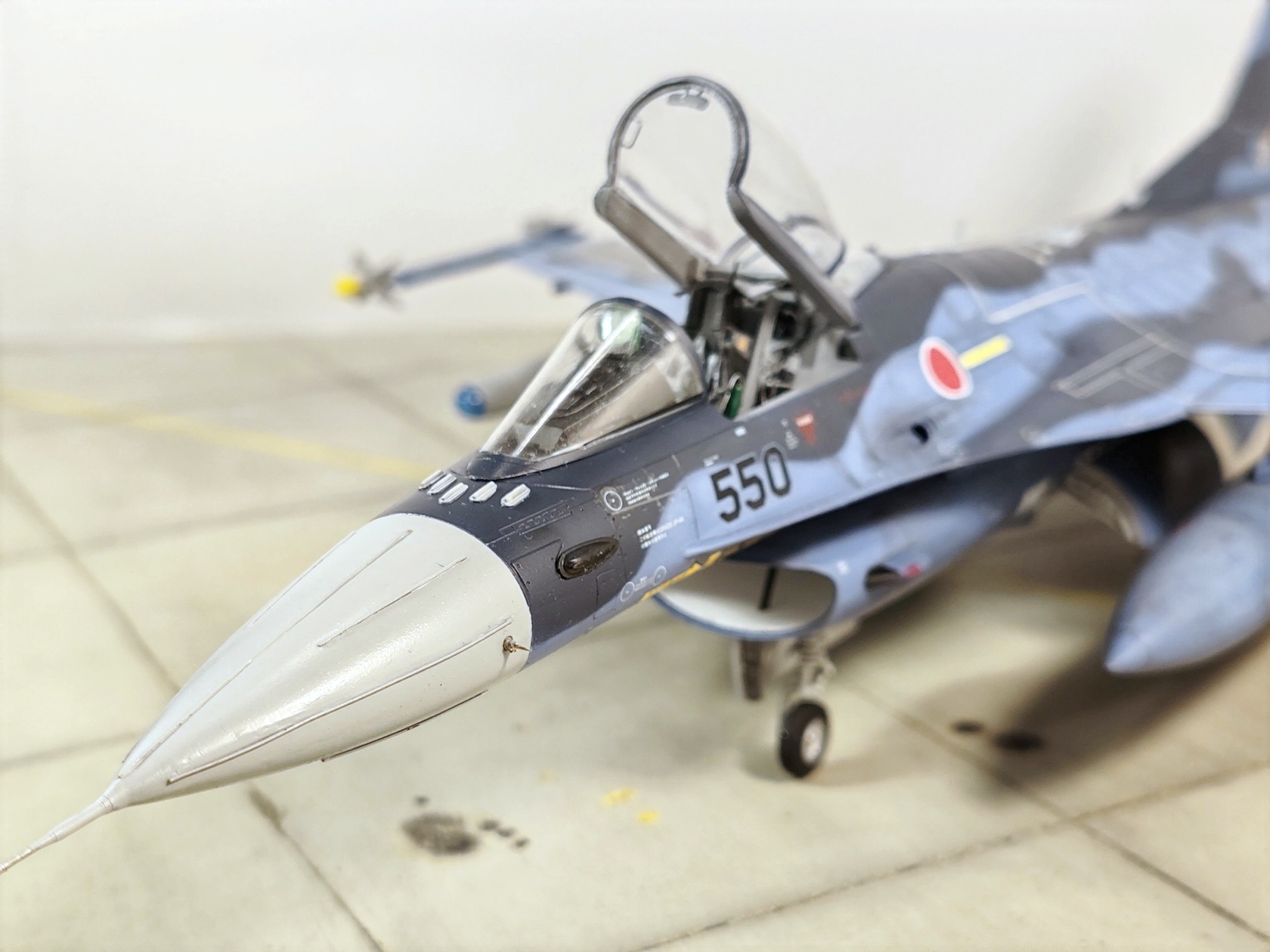 Mitsubishi F-2A © Enrico Bianchi - Click to magnify/shrink Mitsubishi F-2A, Kit Hasegawa, scala 1/48